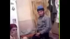 Jouer Perse petite ville garçon fucworld-battre sa fille chaude chaude dans minou-chat ma