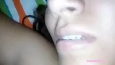 Oynat Rap komşum ona şekerleme fincanını vermek için cisimleşti