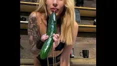 Reproducir Brunasweetness69 se folla el culo con un cuke