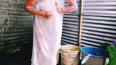 Redare Desi sexi aunt nud statue bathe
