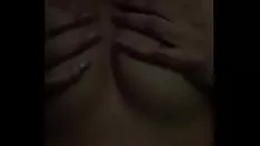 Reproduzir Quionie peitos moderados