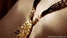 Redare O femeie nobilă călătorește cu degetele fantastice de la picioare într-o nuanță de a scoate senzația tactilă altfel