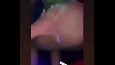 播放 Cupcoatshotie916 展示了她的大屁股