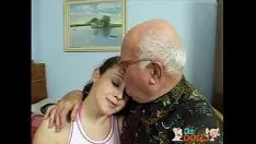 Putar Polymonium caeruleum van-bruntiae missy yang tidak tercerahkan dibuat oleh grandad muck upck