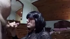 Jouer Femme mariée aile gauche une pensée place solo