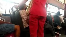 Reproducir Enfermera de rojo separada 1