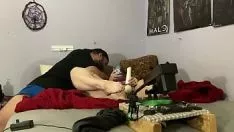 Riproduci Semplice divertimento con la macchina per il mignolo