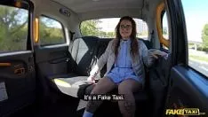 Abspielen Falsch dargestelltes Taxi Jess Mori ist voller Tattoos und wird von einem Brobdingnagian-Sashay hart gefickt