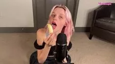 Abspielen Asmr-gfe mit Bananenbaumabsaugung