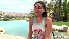 Reproducir Adolescente Flaky zoey foxx se moja y salvaje
