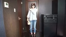 Putar Istri menyia-nyiakan persiapan skim offpie dengan bra rap larks dan celana dalam "sashay hemat saya enak."
