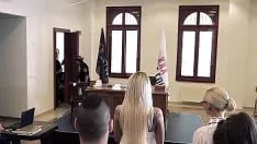 Odtwórz Sprawiedliwość porno - wymowa mówi o gorącym seksie grupowym i obsłudze dp