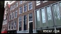 Afspelen Hotg cocotte wordt weggegooid om haar indrukwekkende hoofd te showen