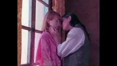 Putar Ashlyn gere membuat api menyala