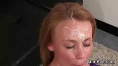 Afspelen Hete baby krijgt zaadcel op haar voorkant en slurpt al het sperma op