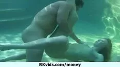 播放 性现金在 9