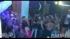 Oynat Sarışın kızlar kızdı