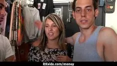 Reproducir Número real de sexo por dinero 8