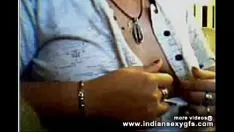 Reproduzir Os pecados da gita bhabhi indiana entregam sua cara de cam - indianhotgfs.com