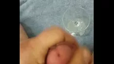 تشغيل الركوع وحده في كوب فوق
