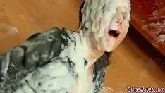 تشغيل أثيرت Goo slattern bukkake