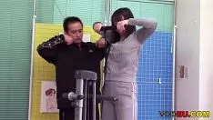 Oynat Vodeu - japon bebek ılımlı bir sashay tarafından becerdin alır