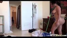 চালান Brobdingnagian assed কলম্বিয়ান গৃহপরিচারিকা