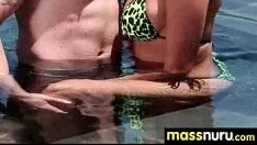 Afspelen Hete missy nuru kneedt en neukt 19