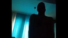 Afspelen Eerst stopte ik het lekker in haar mond, daarna gooide ik haar op bed en neukte mijn nieuwe hoer.