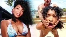 Putar Ebony latina mendapat fucked di luar, di jalan