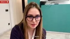 再生 熟女継母が継息子のけいれんをキャッチ