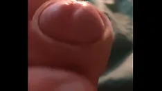 Reproduzir Ifoslave brincando e gozando com meu pau