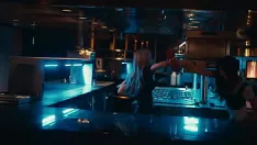 Odtwórz Nie przyjaciele (heejin, jinsoul, kim lip, yves)