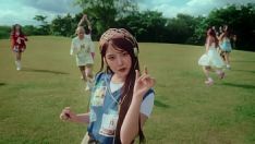 Reproducir 7 chicas cantando sobre cool your rainbow