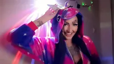 تشغيل ستخبرك dominatrix nika التي ترتدي بيجامة يونيكورن وتظهر لك على قرنها كيف ستستمني اليوم.