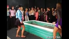 Abspielen Womans sind sicher eine feuchte Suche Nacktheit Viva zusammengestellt