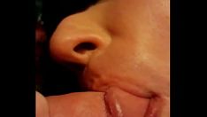 Reproducir Dominación de la boca con los ojos vendados mamada de cerca