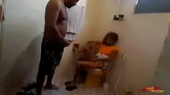 Afspelen Ving mijn magere latina stiefzuster masturberend en at haar kleine kutje