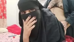 চালান হিজাবের পাকিস্তানি স্টেপমম সোবিয়া নাসির স্টেপসনের সাথে দুষ্টু হয়ে যায়