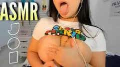 Redare ASMR JOI: Sultry Brunette Stripper în blugi strânși oferă instrucțiuni explicite pentru orgasmul tău perfect