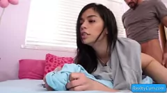 Redare Teen brunetă Savannah Sixx's Intense College Bedroom Fuck Session