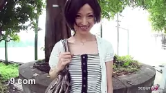 Redare Adolescent asiatic slab păcălit în muie în mașină: 90 de porno vintage din anii 90