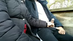 Abspielen Die sinnliche indische Stiefschwester Neha gibt ihrem Bruder in der Öffentlichkeit einen heißen Blowjob mit klarem Hindi-Audio