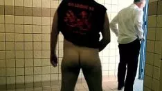 Reproducir Espiar a un hombre en la lata # 1