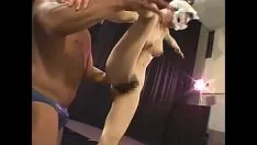 Afspelen Nippon's illustere concertdans houdt gezelschap actief stem primadonna zonder hulp danseuse sex