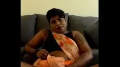 Reproduzir Desi tatuado tamil slatternty sutra1