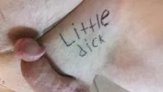 Afspelen Zweepslagen onwaardige noten met grote dildo uitstappen cbt