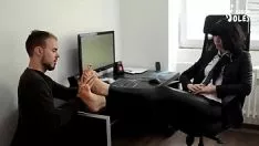 চালান Cams4release.net - খালি পায়ে এমবস ফুট মূর্তি করে