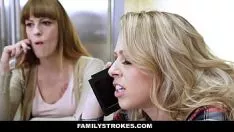 Jouer Tread papa labourant zoey monroes largement répandu ou vagin